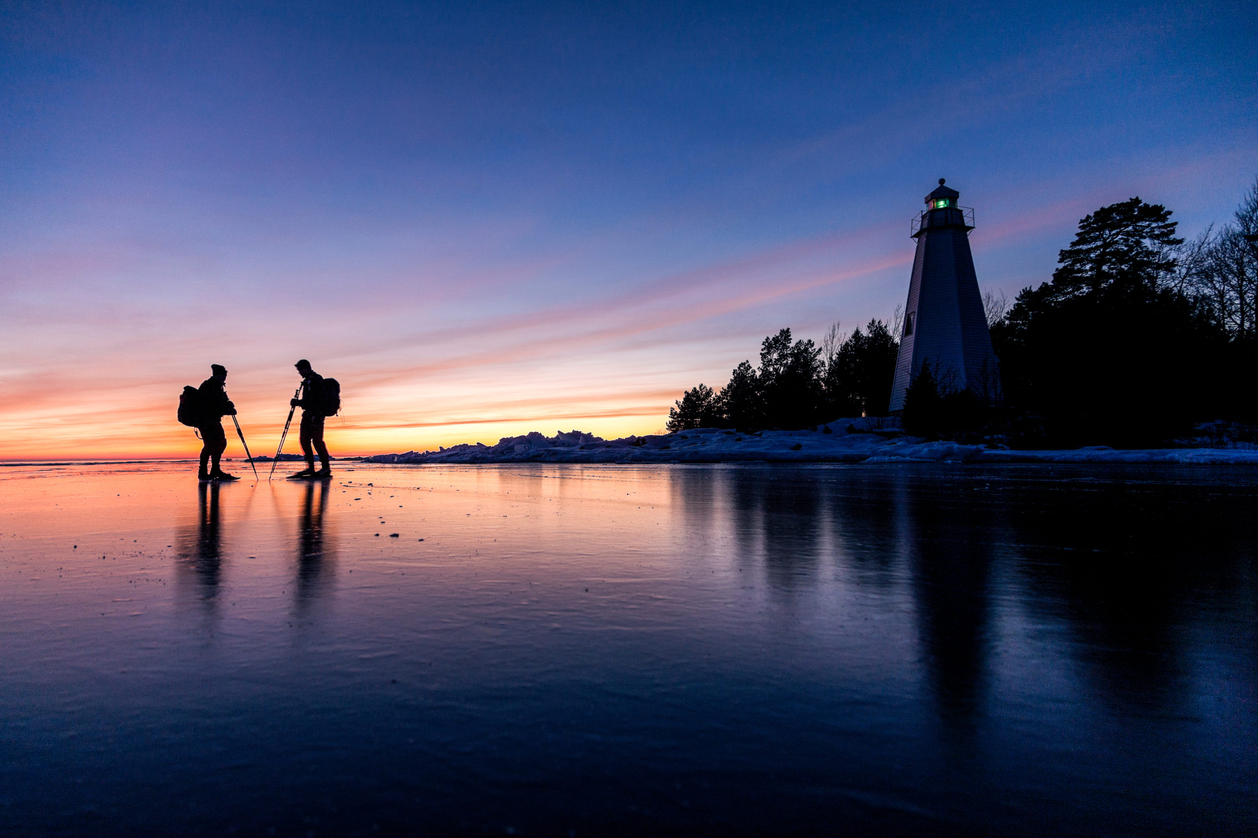 Pleine glisse sur les lacs suédois gelés